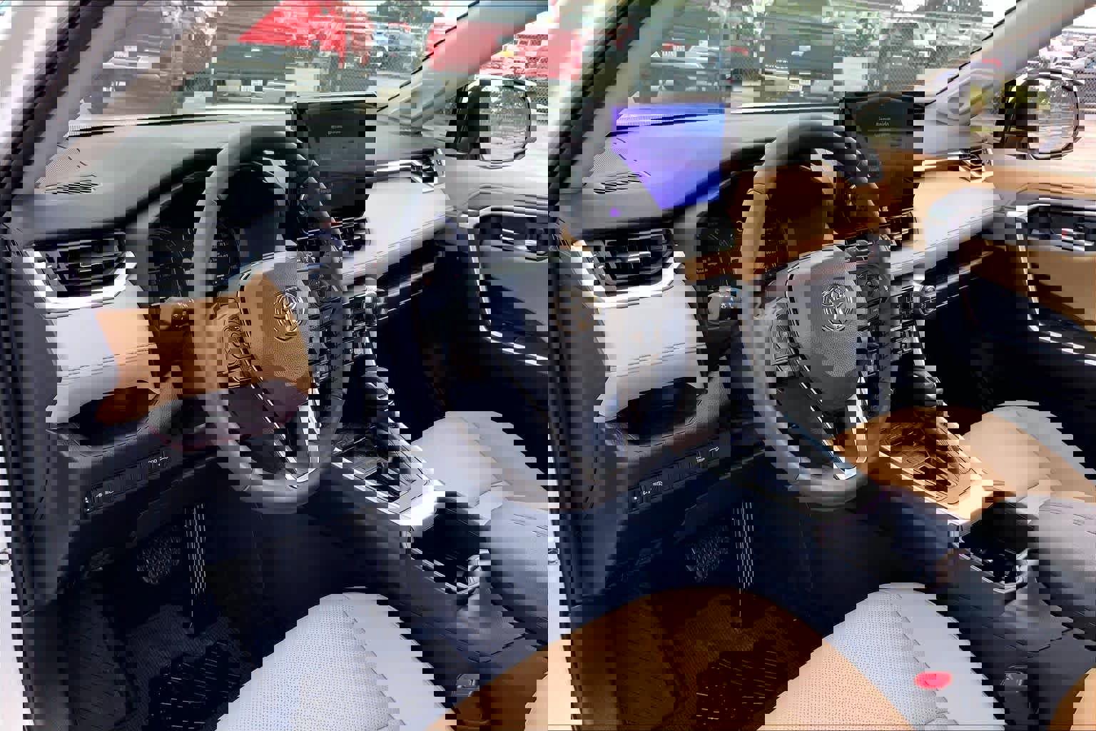 Certified 2025 Toyota RAV4 Limited image 16