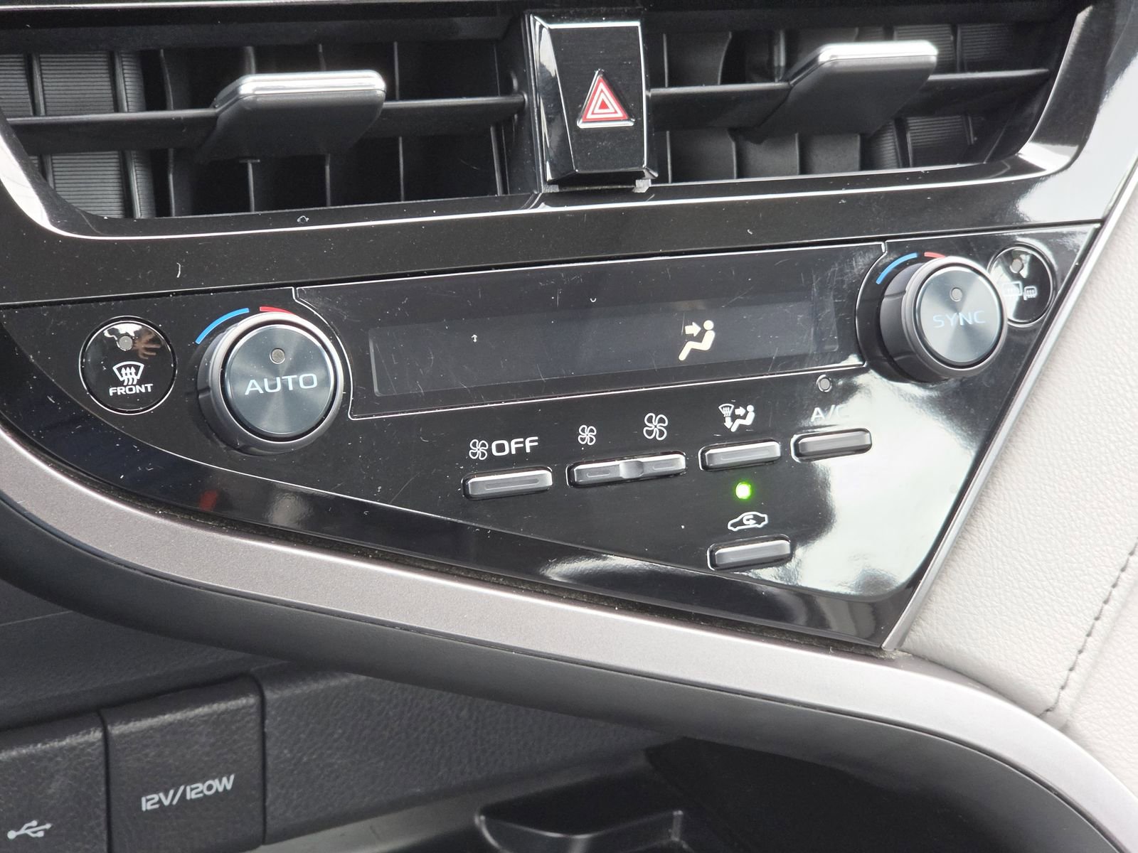 Used 2023 Toyota Camry XLE FWD image 23