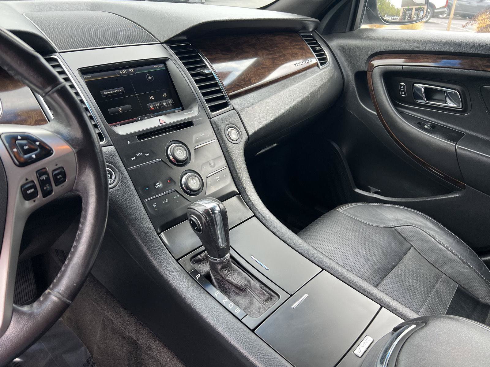 Used 2015 Ford Taurus Limited FWD image 7