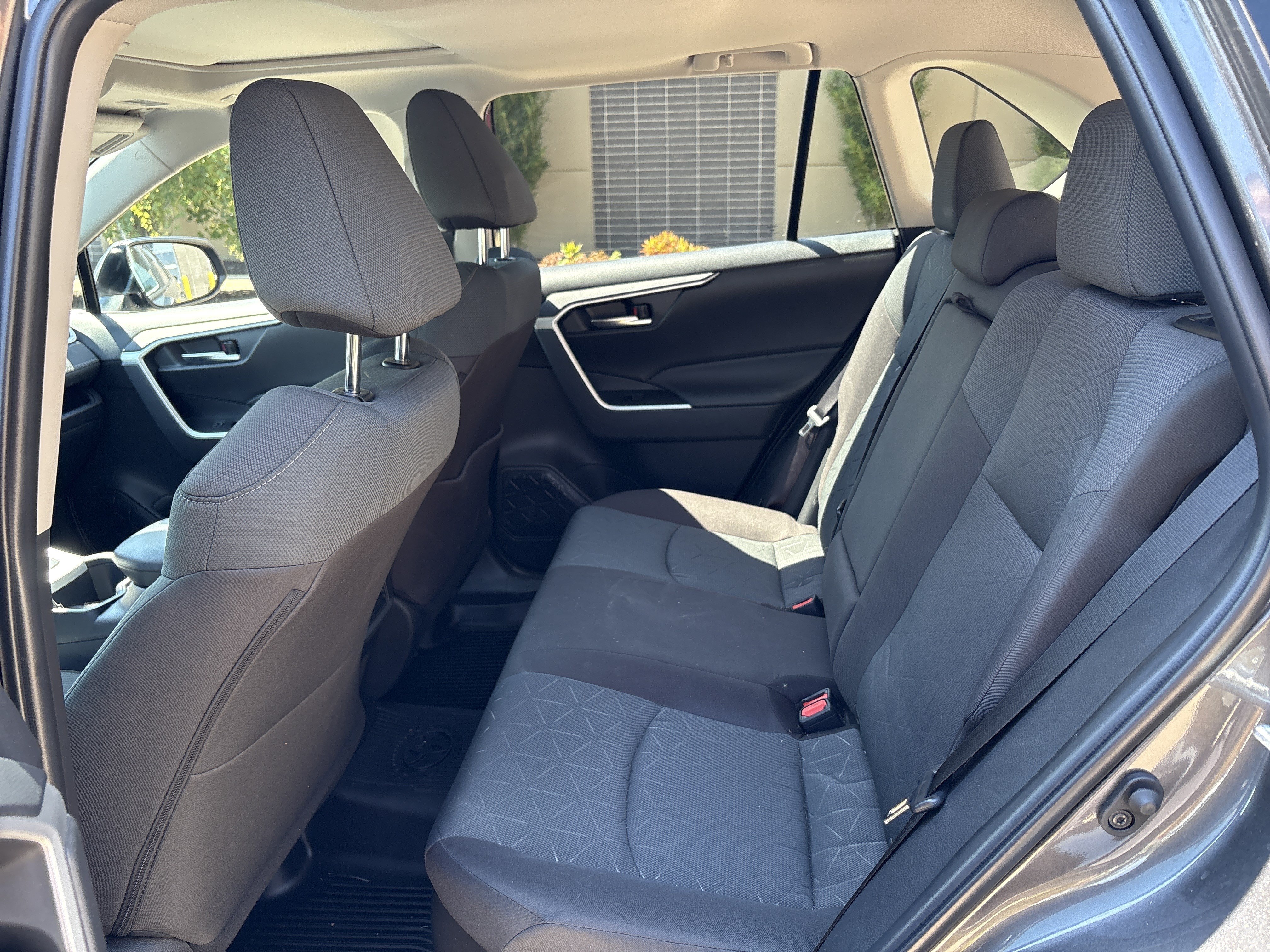 Used 2025 Toyota RAV4 XLE w/ Convenience Package AWD/4WD image 31