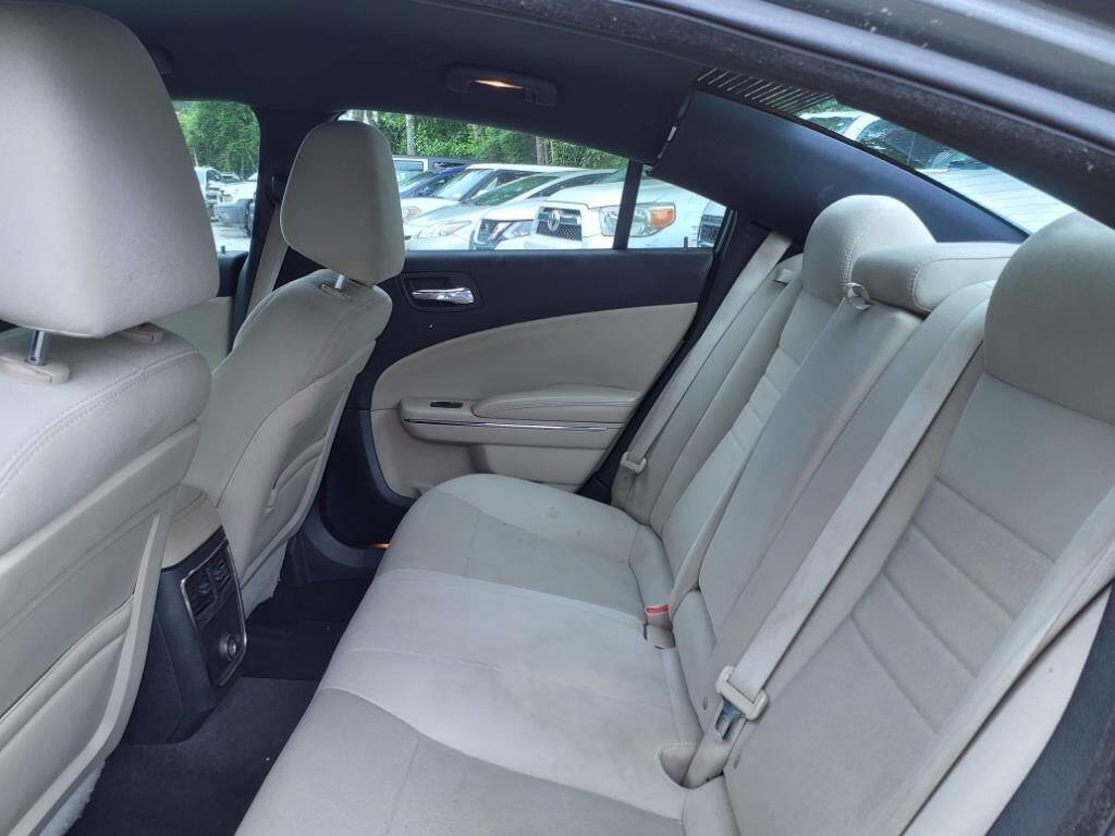 Used 2012 Dodge Charger SE RWD image 6