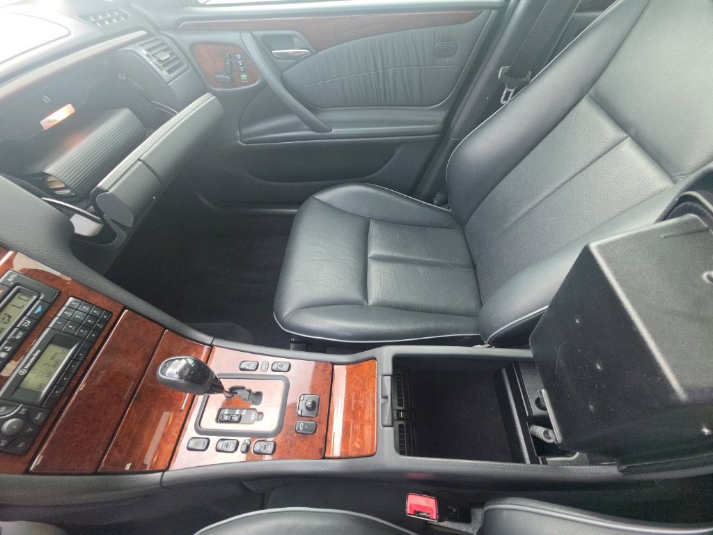Used 2002 Mercedes-Benz E 320 4MATIC Sedan image 24