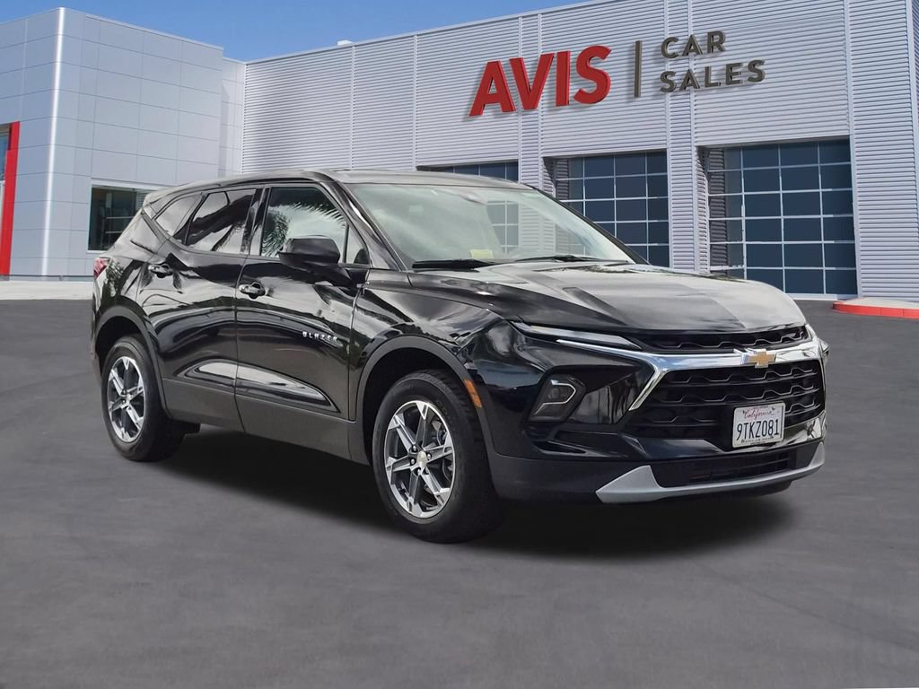 Used 2025 Chevrolet Blazer LT AWD/4WD image 3