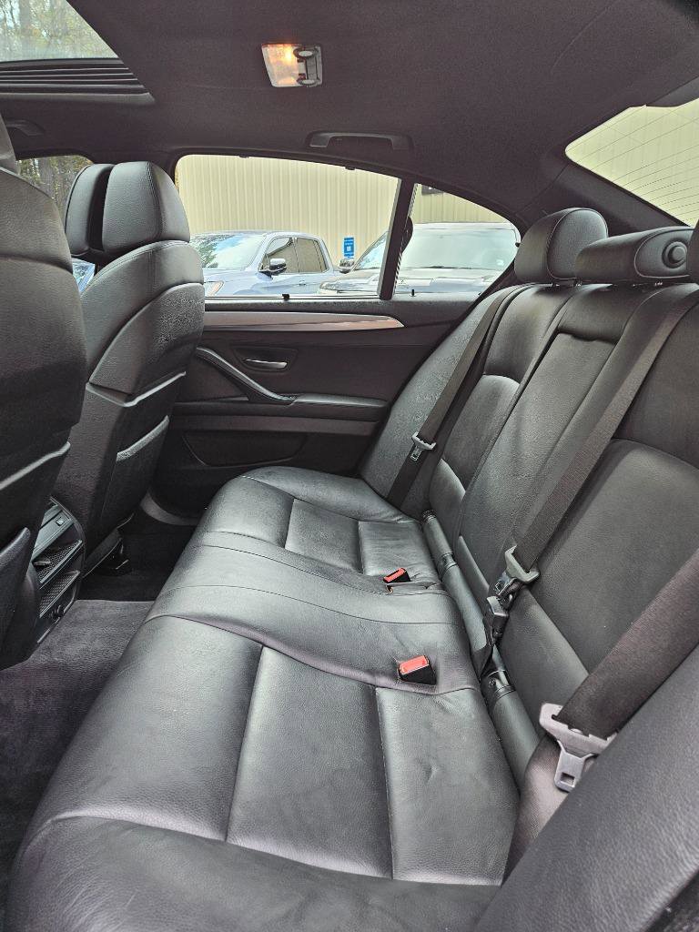 Used 2013 BMW 550i xDrive Sedan AWD/4WD image 29