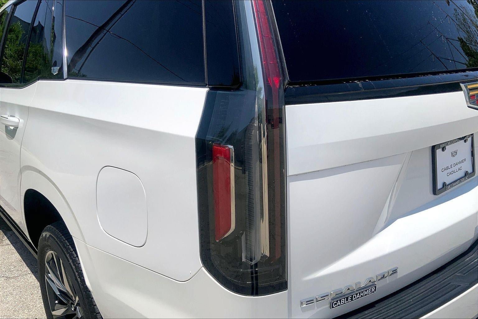 Certified 2022 Cadillac Escalade Sport Platinum w/ Heavy-Duty Trailer Package AWD/4WD image 29