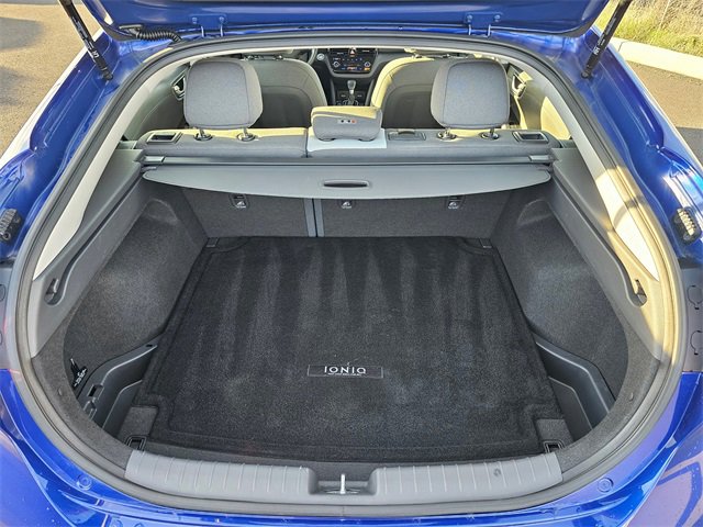 Used 2022 Hyundai Ioniq SE image 29