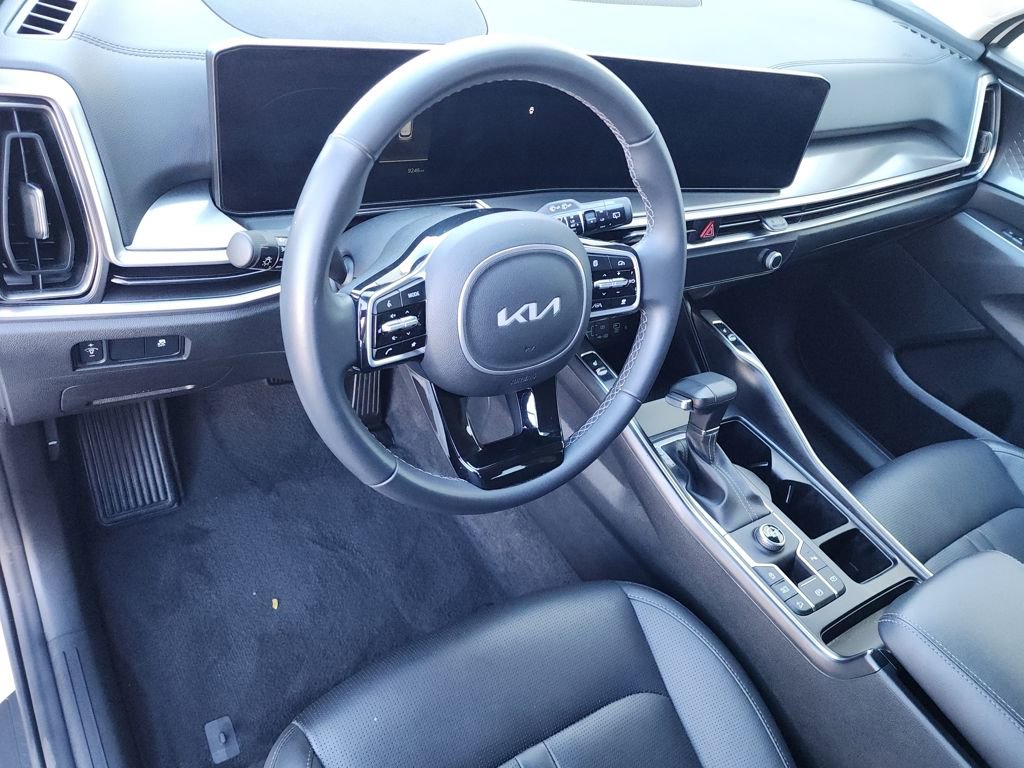Used 2025 Kia Sorento S image 18