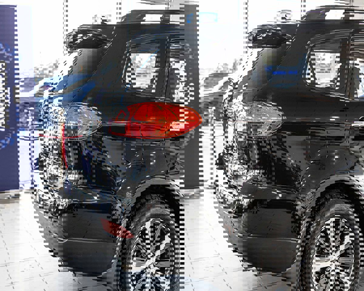 Used 2010 Subaru Tribeca Limited image 14