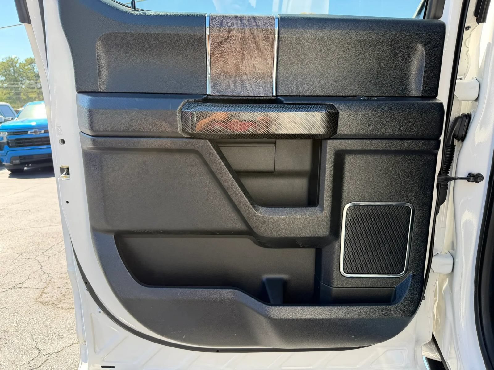 Used 2018 Ford F250 Lariat w/ Lariat Ultimate Package AWD/4WD image 24