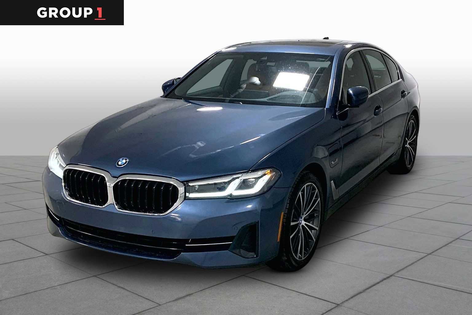 Used 2023 BMW 530e xDrive w/ Premium Package AWD/4WD image 1