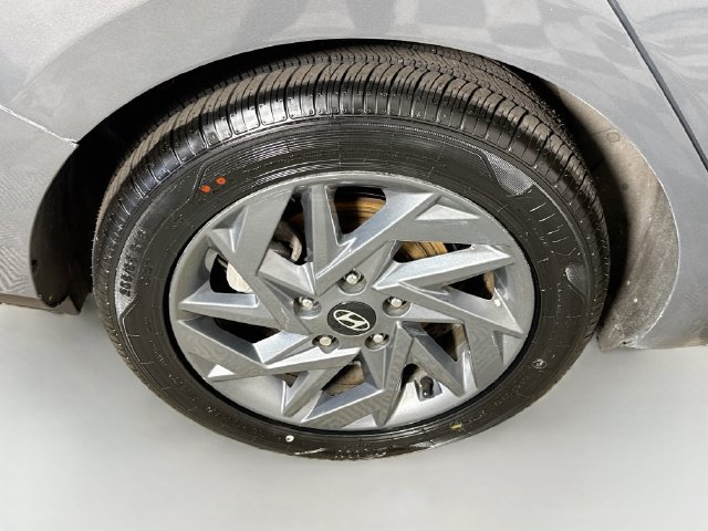 Used 2024 Hyundai Elantra SEL FWD image 32
