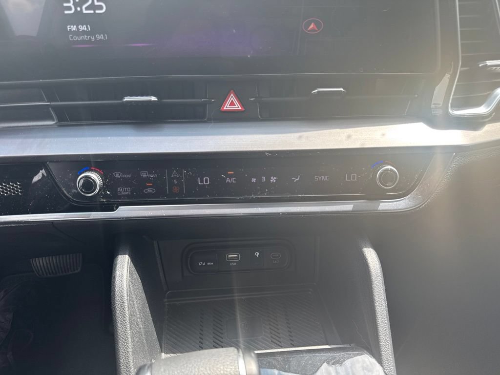Used 2025 Kia Sportage EX FWD image 18