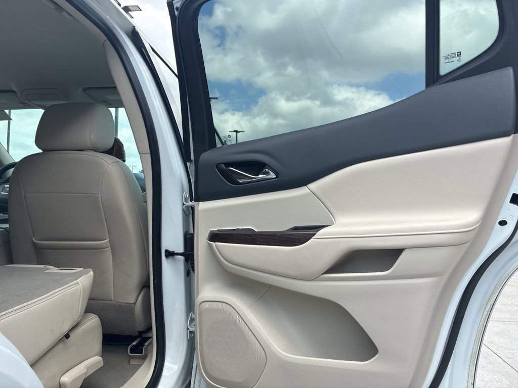 Used 2023 GMC Acadia Denali AWD/4WD image 5