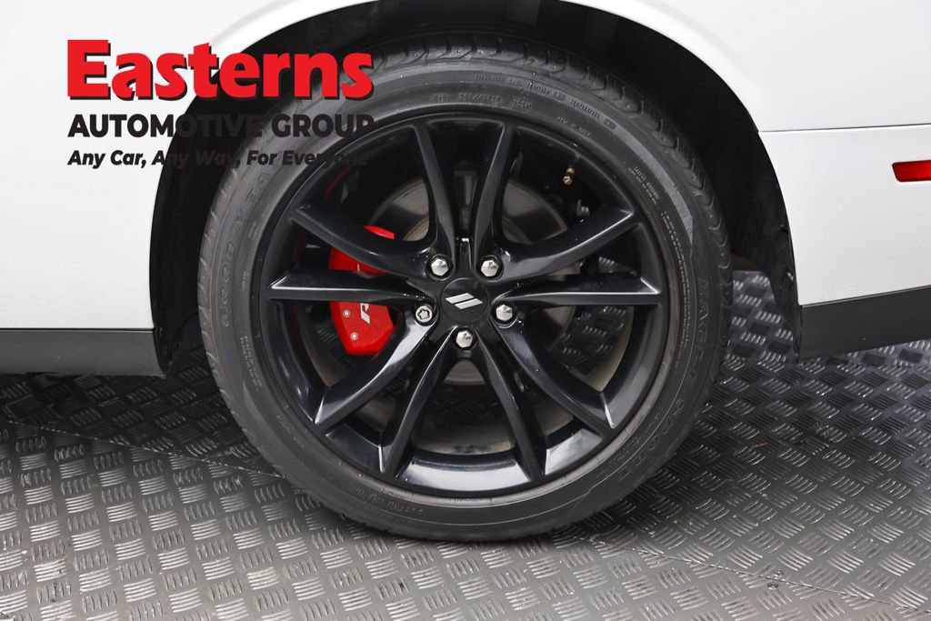 Used 2018 Dodge Challenger R/T w/ Blacktop Package RWD image 8