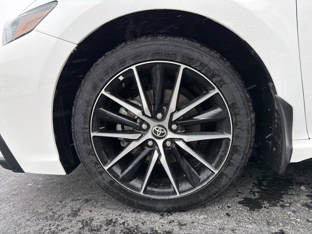 Used 2024 Toyota Camry SE image 11