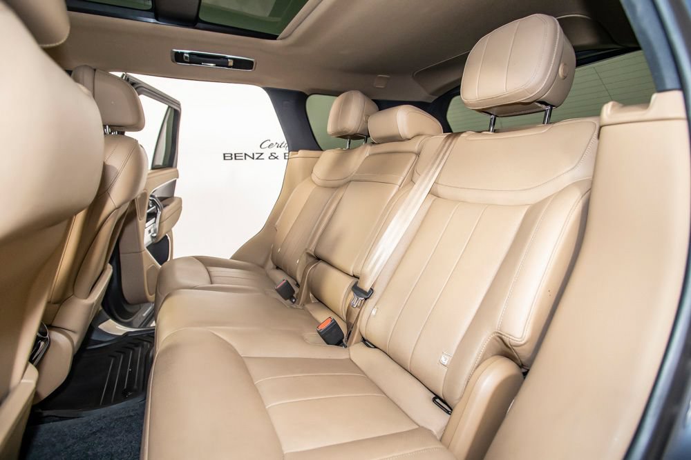 Used 2025 Land Rover Range Rover SE AWD/4WD image 14