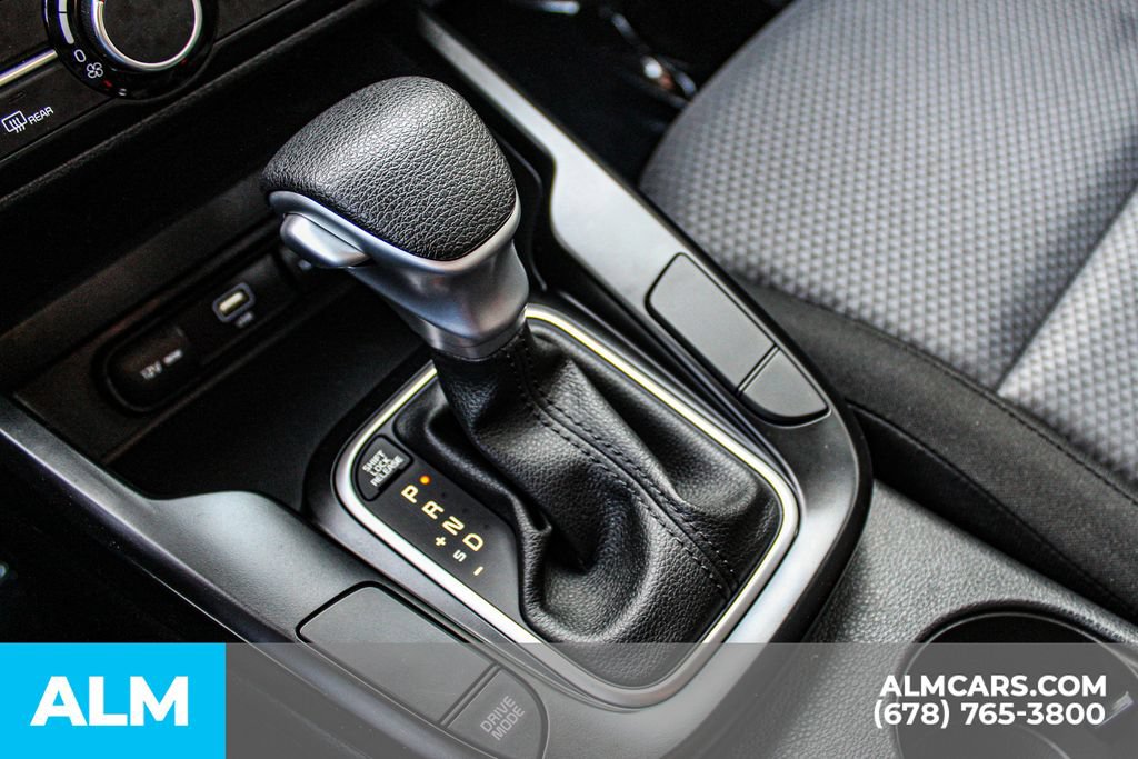 Used 2025 Kia Soul LX w/ LX Technology Package FWD image 33