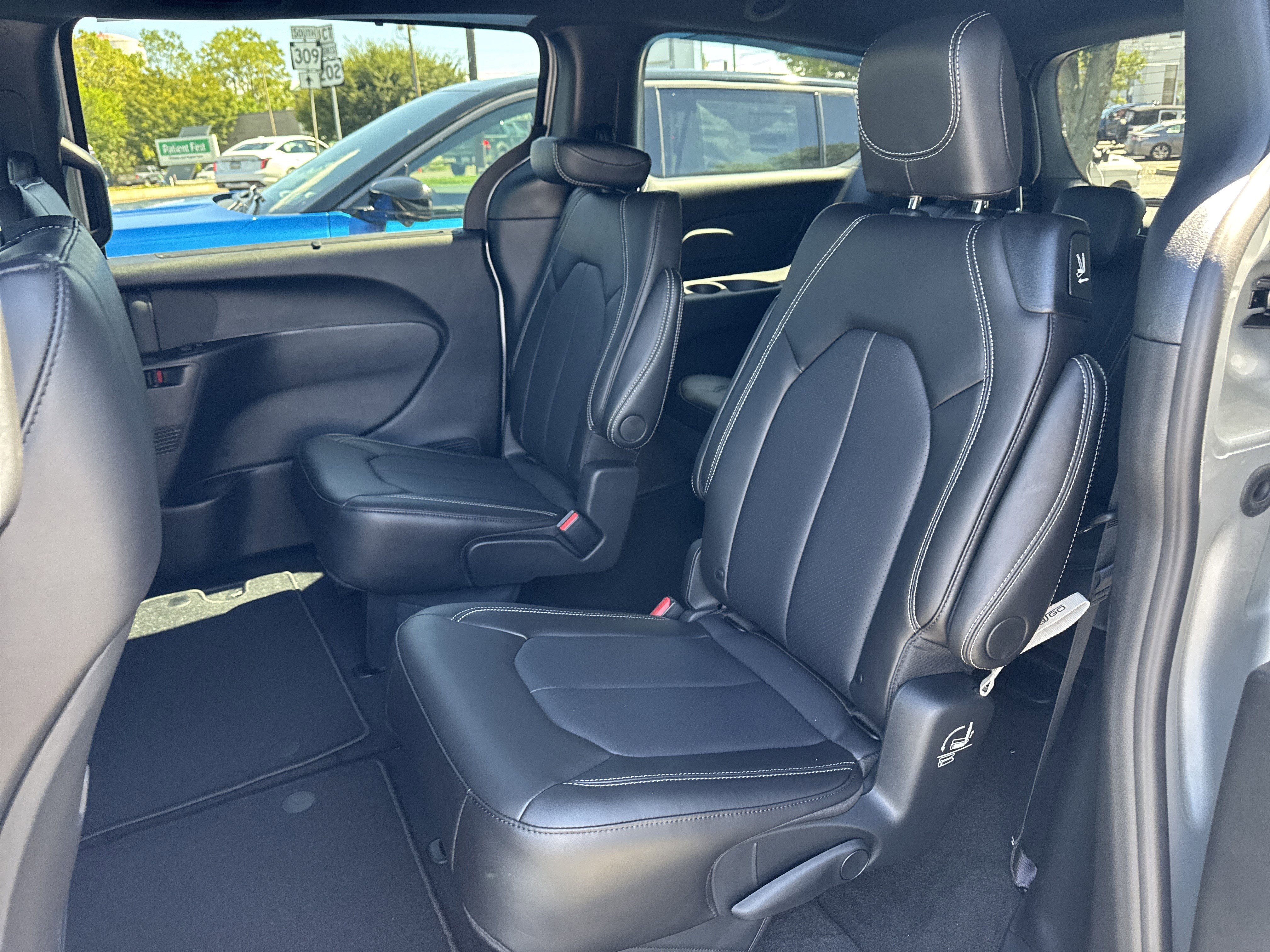 New 2026 Chrysler Voyager LX image 12