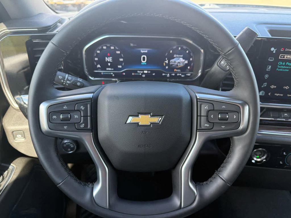 Used 2024 Chevrolet Silverado 1500 LT image 15