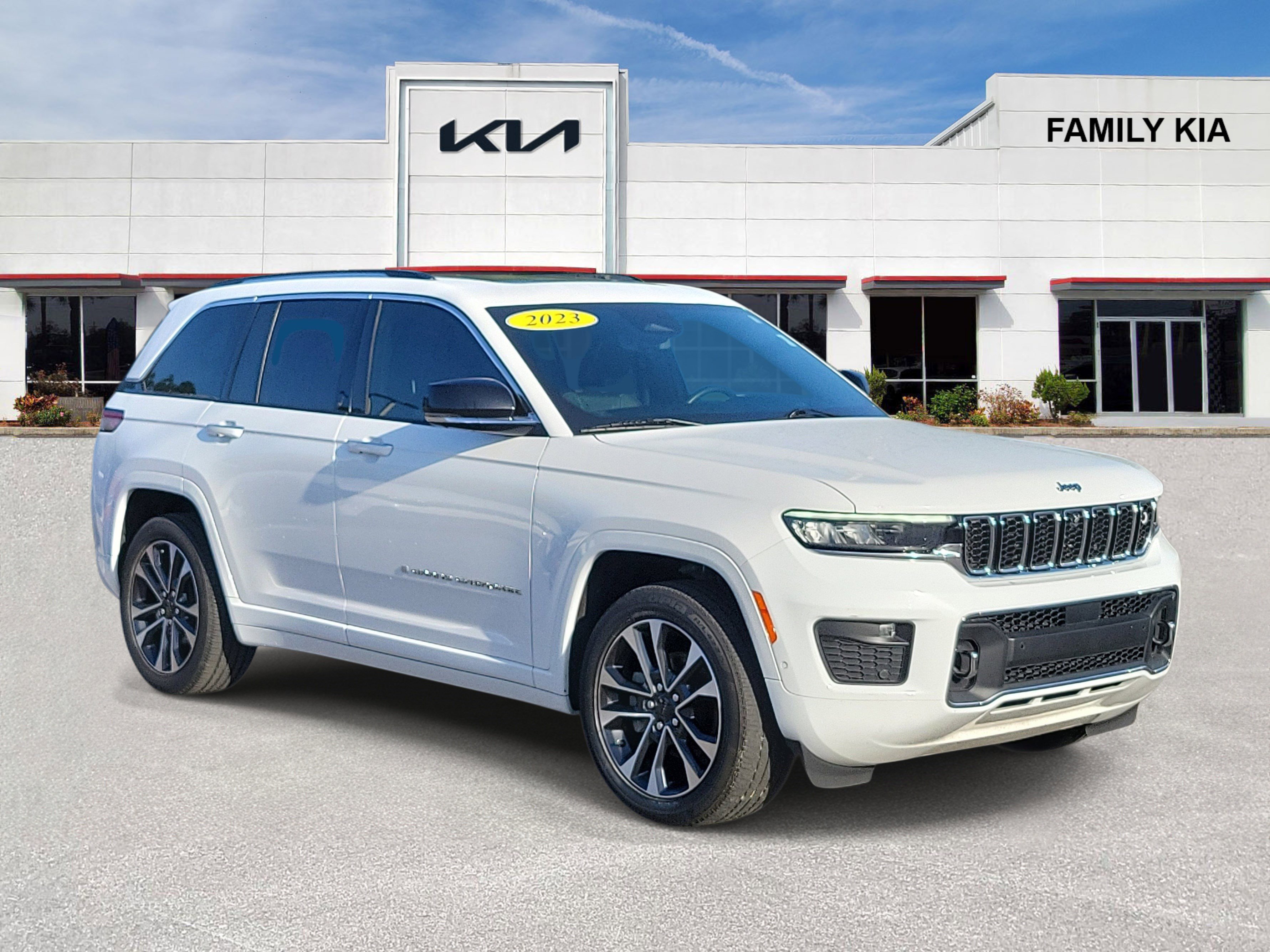 Used 2023 Jeep Grand Cherokee Overland w/ Adv Protech Group III image 1