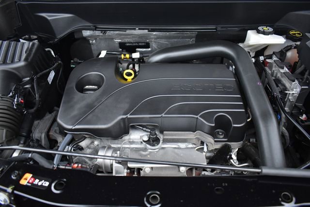 Certified 2025 Chevrolet Equinox RS w/ Safety and Technology Package FWD image 35