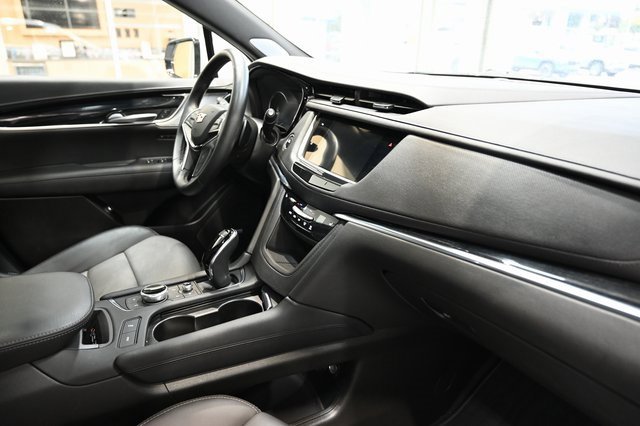 Used 2025 Cadillac XT5 Premium Luxury image 14