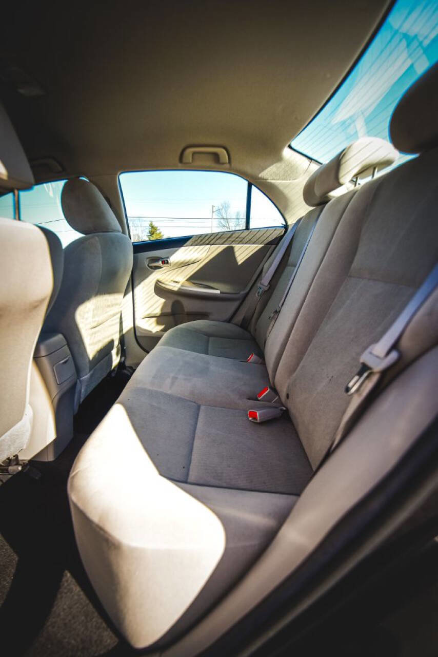 Used 2011 Toyota Corolla LE image 22