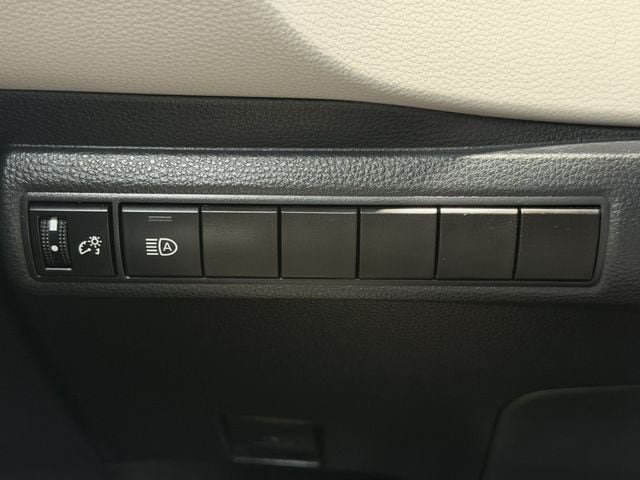 Used 2022 Toyota Corolla LE FWD image 21
