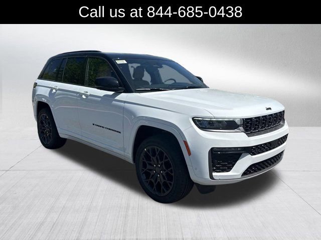 New 2026 Jeep Grand Cherokee Summit image 3