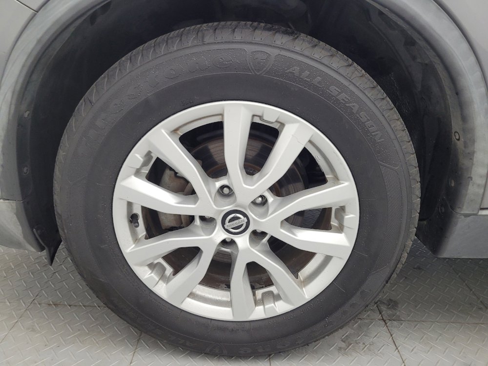 Used 2017 Nissan Rogue SV w/ SV Premium Package FWD image 31