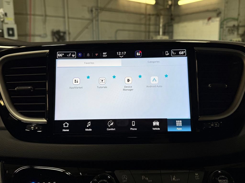Used 2026 Chrysler Pacifica Select FWD image 15