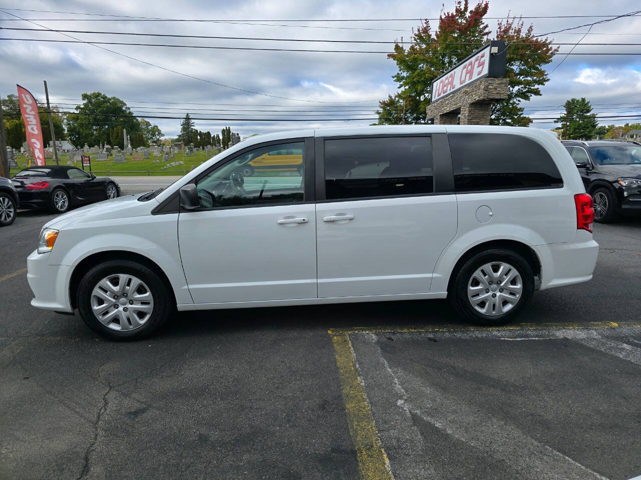 Used 2018 Dodge Grand Caravan SE w/ UConnect Hands-Free Group FWD image 6