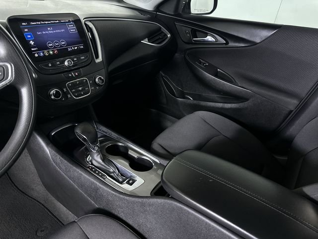 Used 2022 Chevrolet Malibu LT FWD image 36
