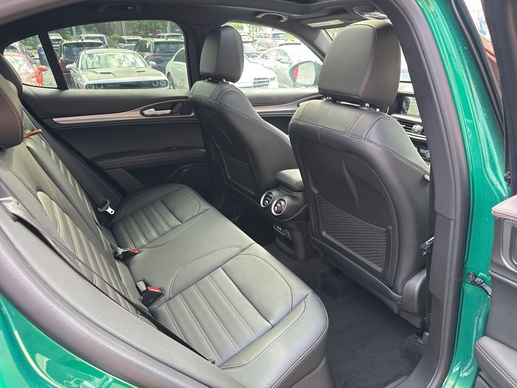 New 2025 Alfa Romeo Stelvio Sprint image 25