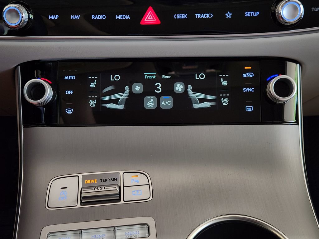 New 2026 Genesis GV70 2.5T Advanced AWD/4WD image 13