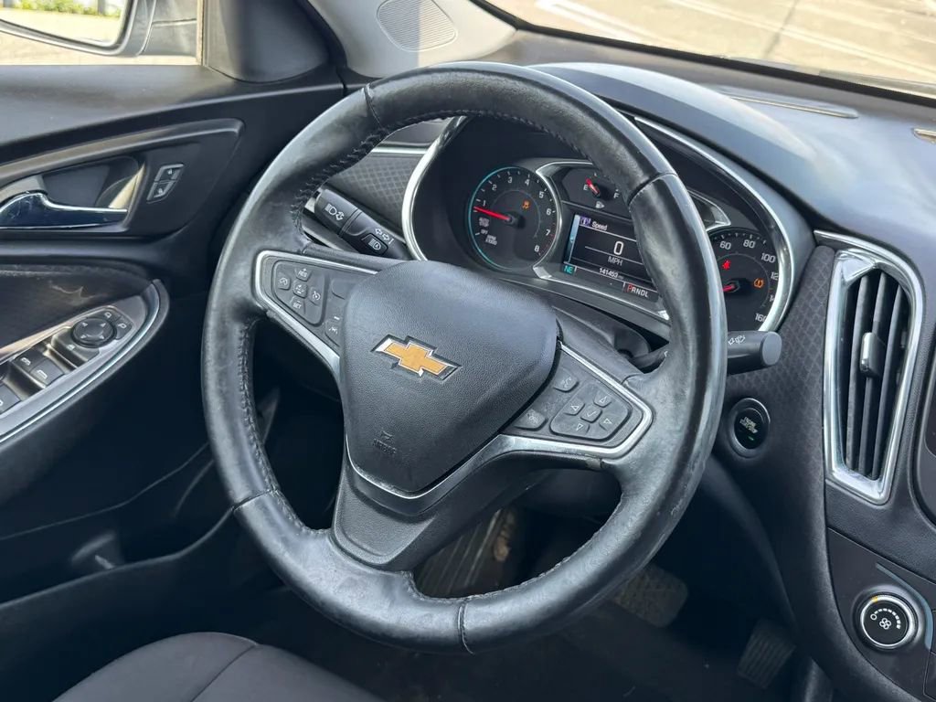 Used 2017 Chevrolet Malibu LT w/ Driver Confidence Package image 11