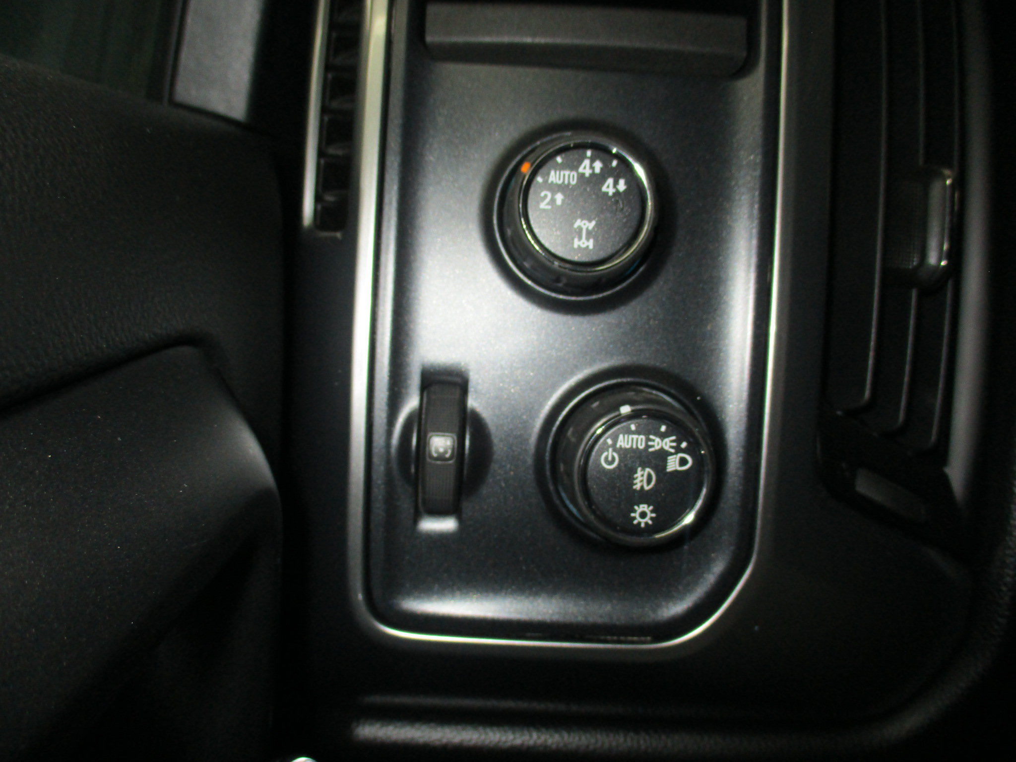 Used 2015 Chevrolet Silverado 1500 LT w/ All Star Edition AWD/4WD image 25