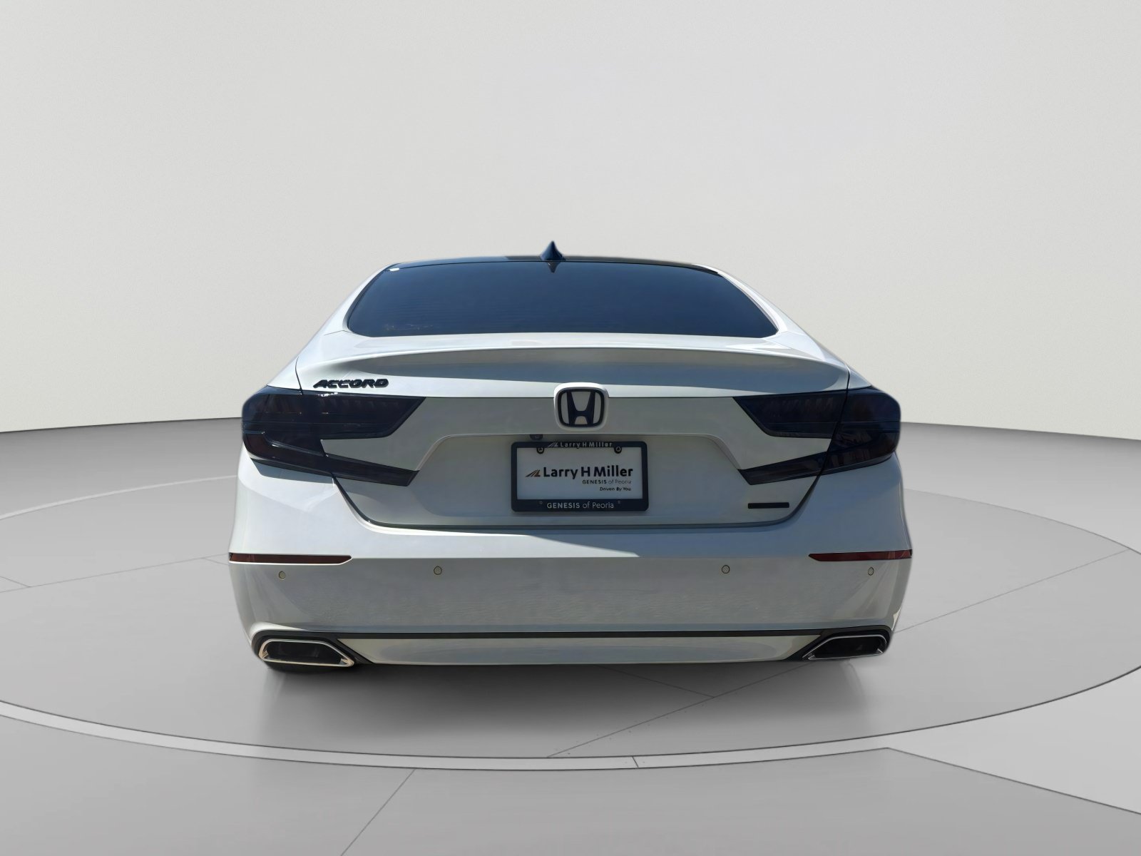 Used 2018 Honda Accord Touring image 4