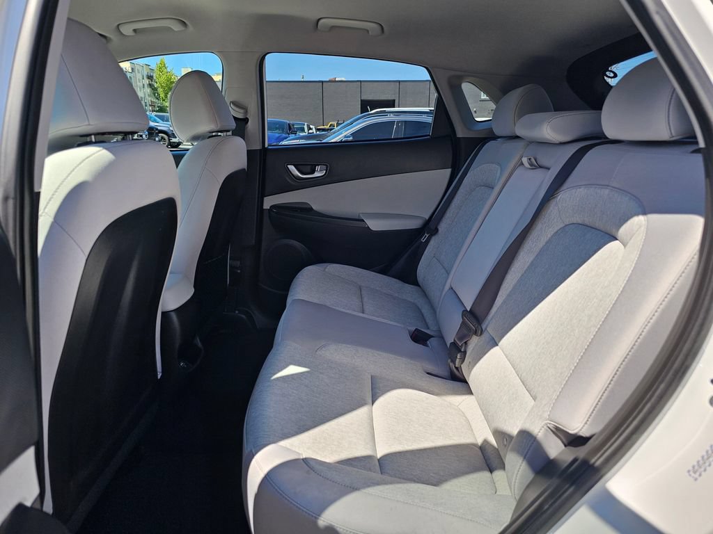 Used 2023 Hyundai Kona SE FWD image 16