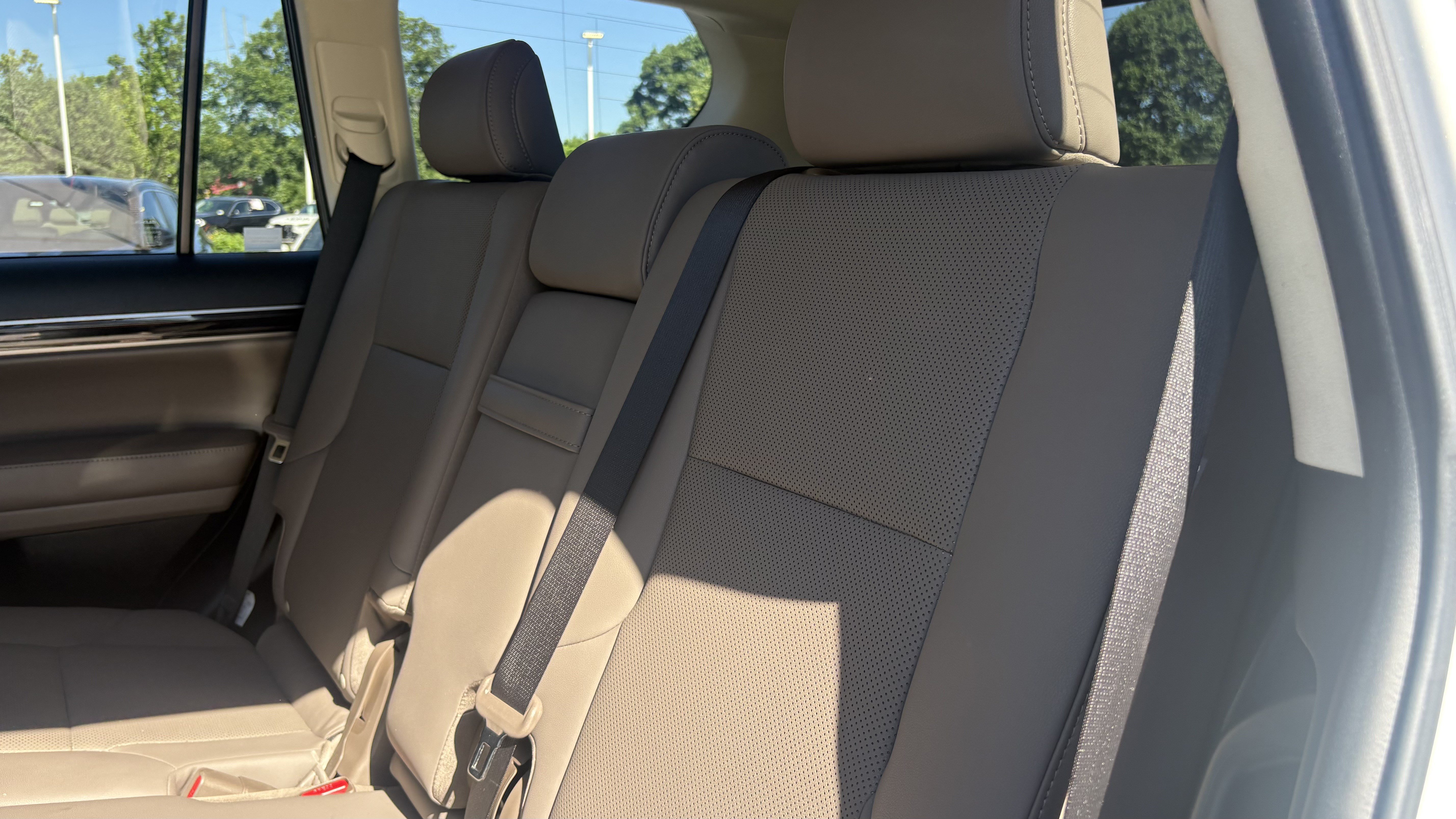Used 2023 Lexus GX 460 Premium w/ Premium Package AWD/4WD image 32