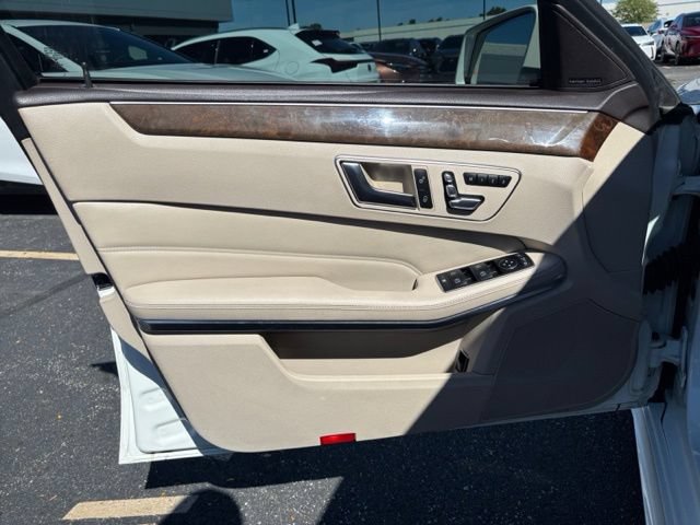 Used 2016 Mercedes-Benz E 350 4MATIC Sedan image 10