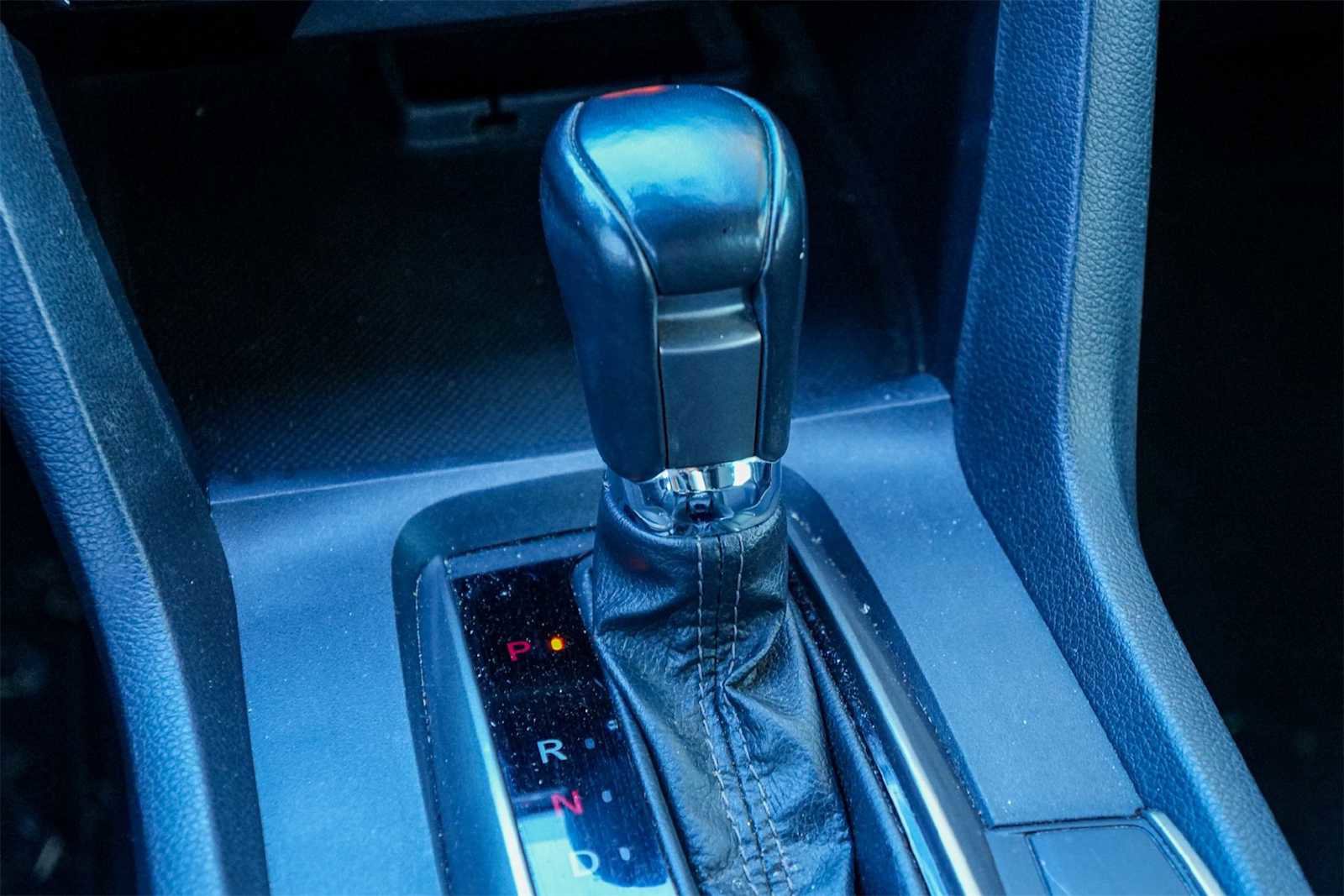 Used 2018 Honda Civic EX-L image 17