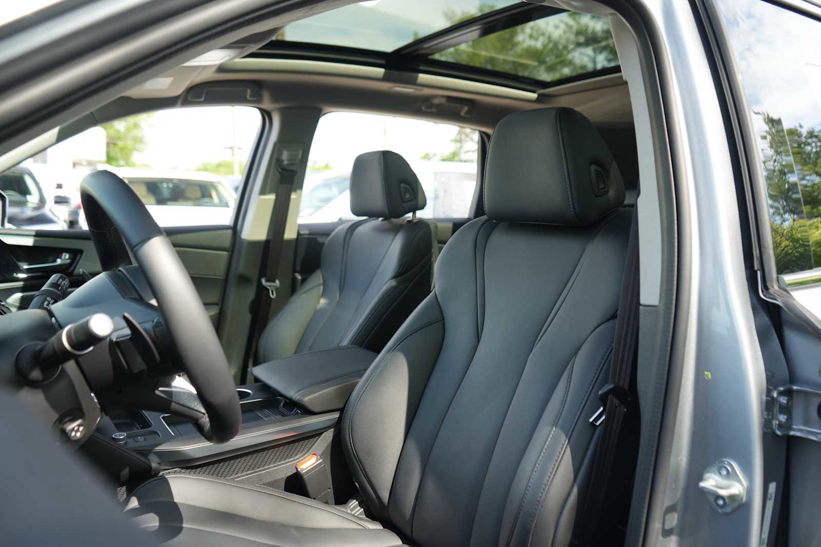 Certified 2025 Acura MDX SH-AWD image 16