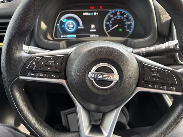 Used 2025 Nissan Leaf S image 40