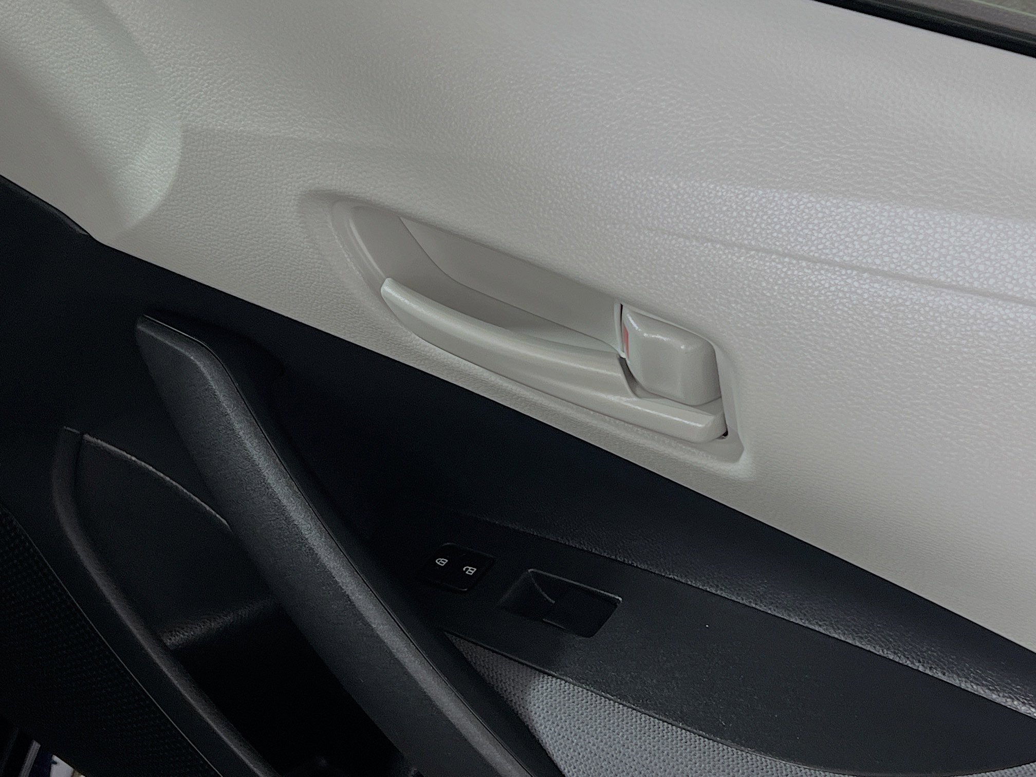 Used 2024 Toyota Corolla LE image 32