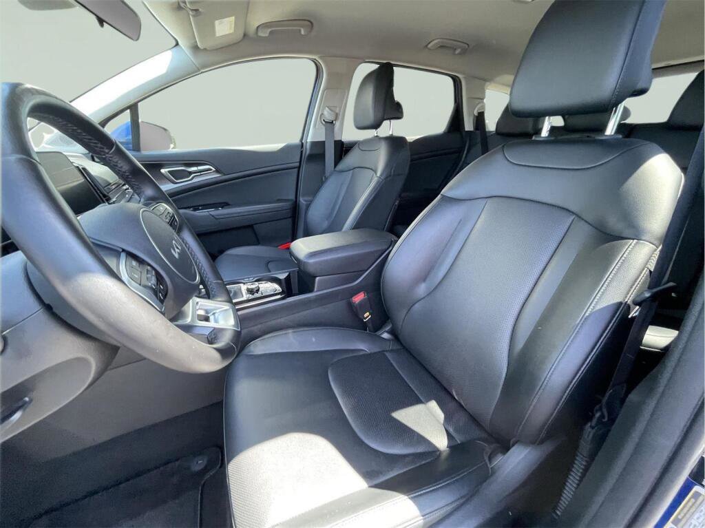 Used 2023 Kia Sportage EX AWD/4WD image 12