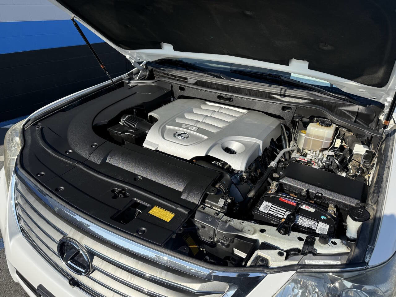 Used 2010 Lexus LX 570 4WD image 27