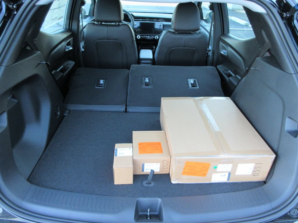 New 2027 Chevrolet Bolt RS w/ Technology Package FWD image 12