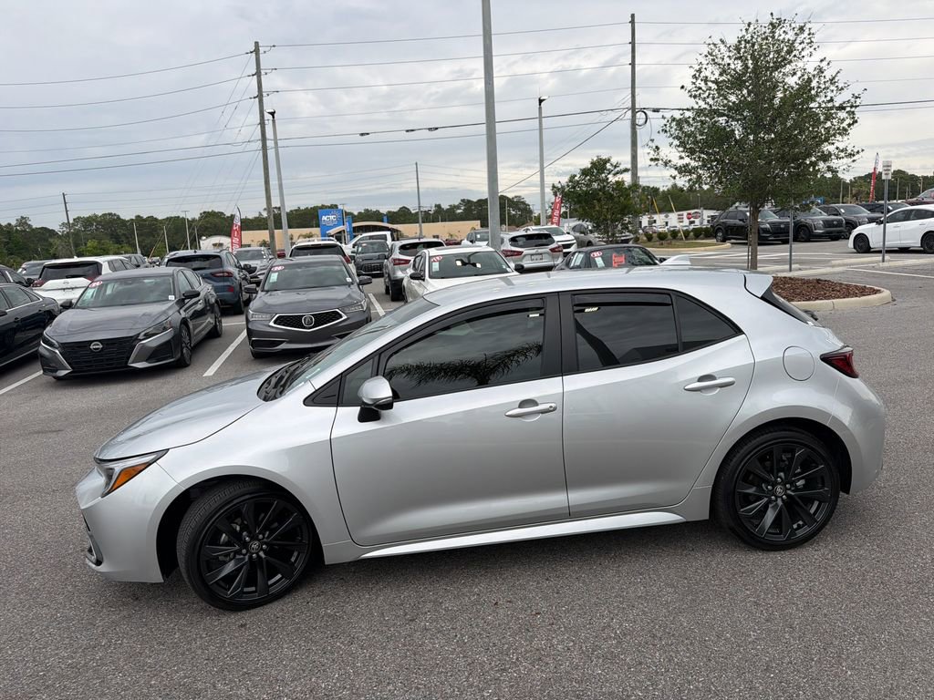 Used 2025 Toyota Corolla XSE FWD image 4