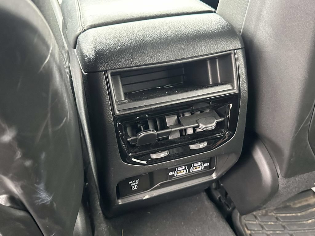 Used 2023 Jeep Grand Cherokee Altitude AWD/4WD image 11